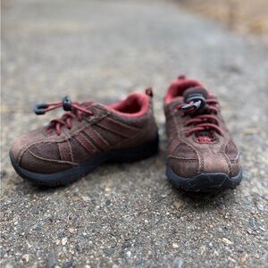 LL Bean Brown Suede Lace-Up Outdoor Kids Sneakers with Burgundy Trim